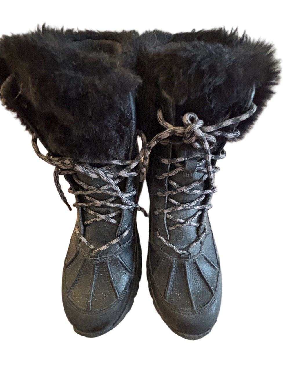 UGG Women's Yose Fluff Boot Size 10 - Picture 9 of 16
